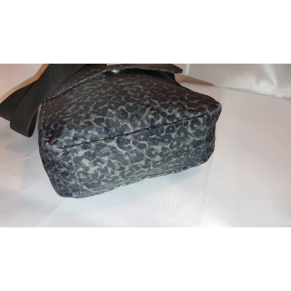 Baggallini Pocket Town Bagg Crossbody in Leopard Print - Picture 5 of 8